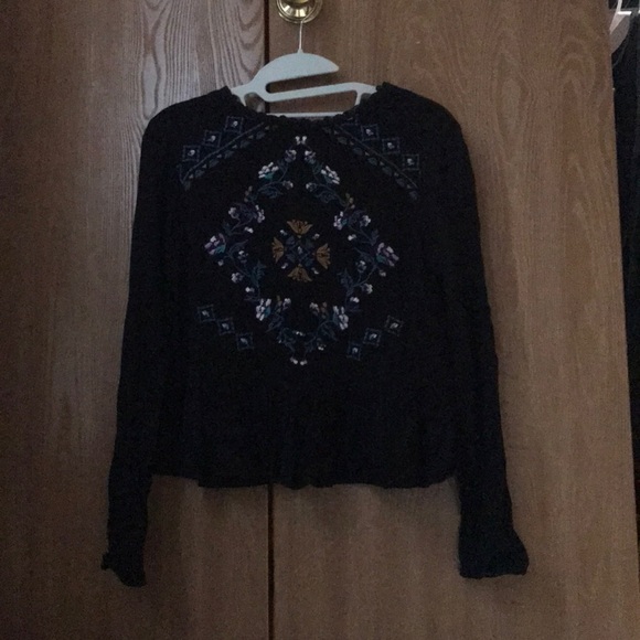 NWOT! Black Embroidered Ruffle Top - Picture 2 of 3